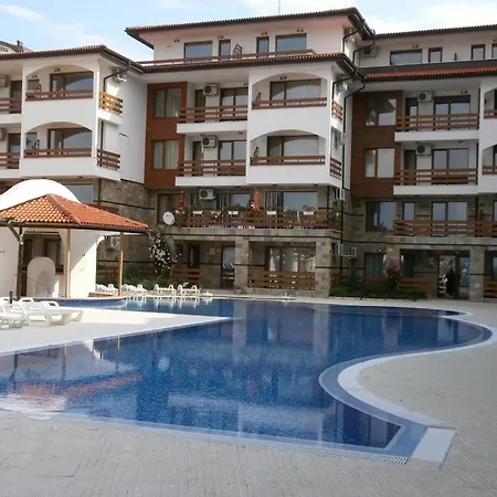 Vm Robinson Aparthotel Pomorie
